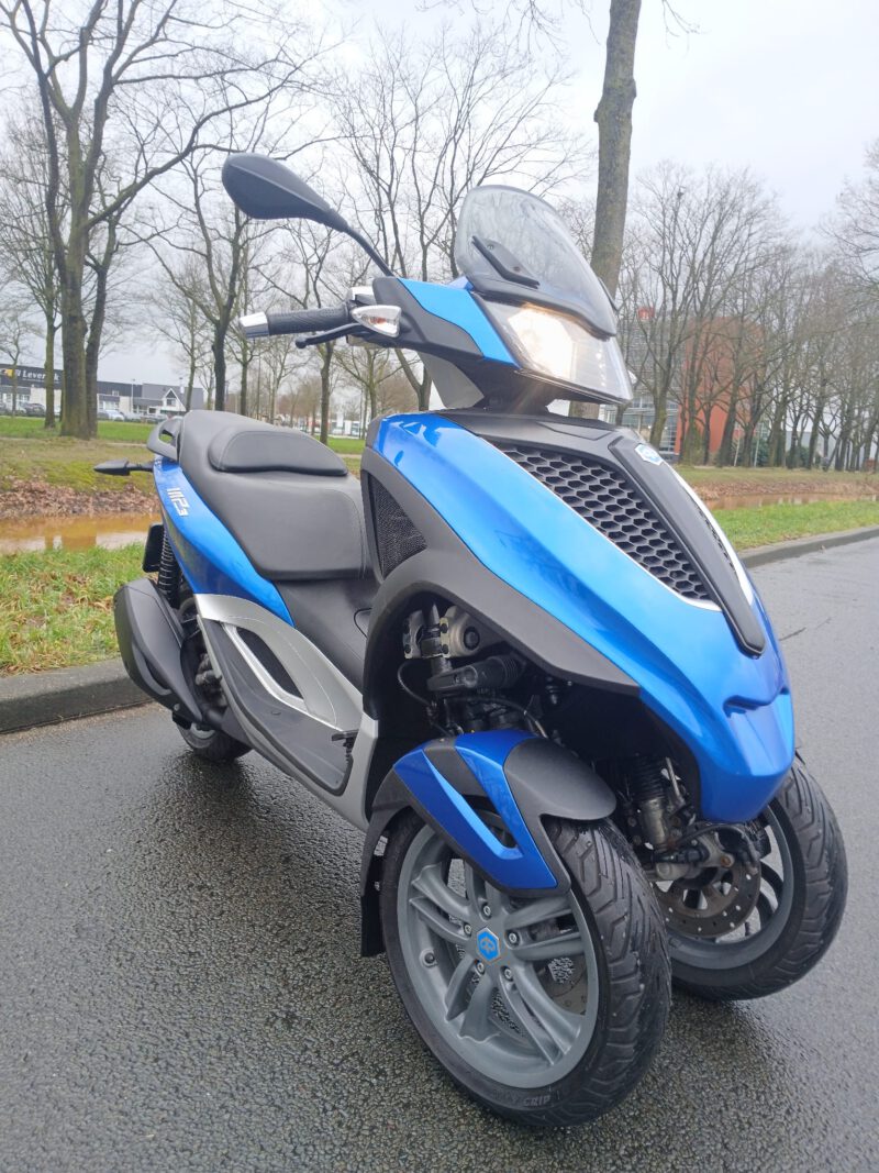 Piaggio MP3 Yourban 300LT blauw 2018 - autorijbewijs