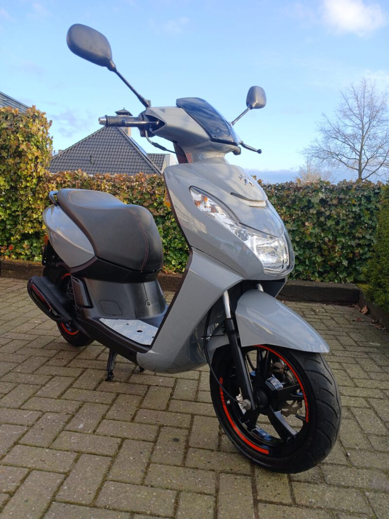 Peugeot Kisbee RS nardo 2019 - scooter
