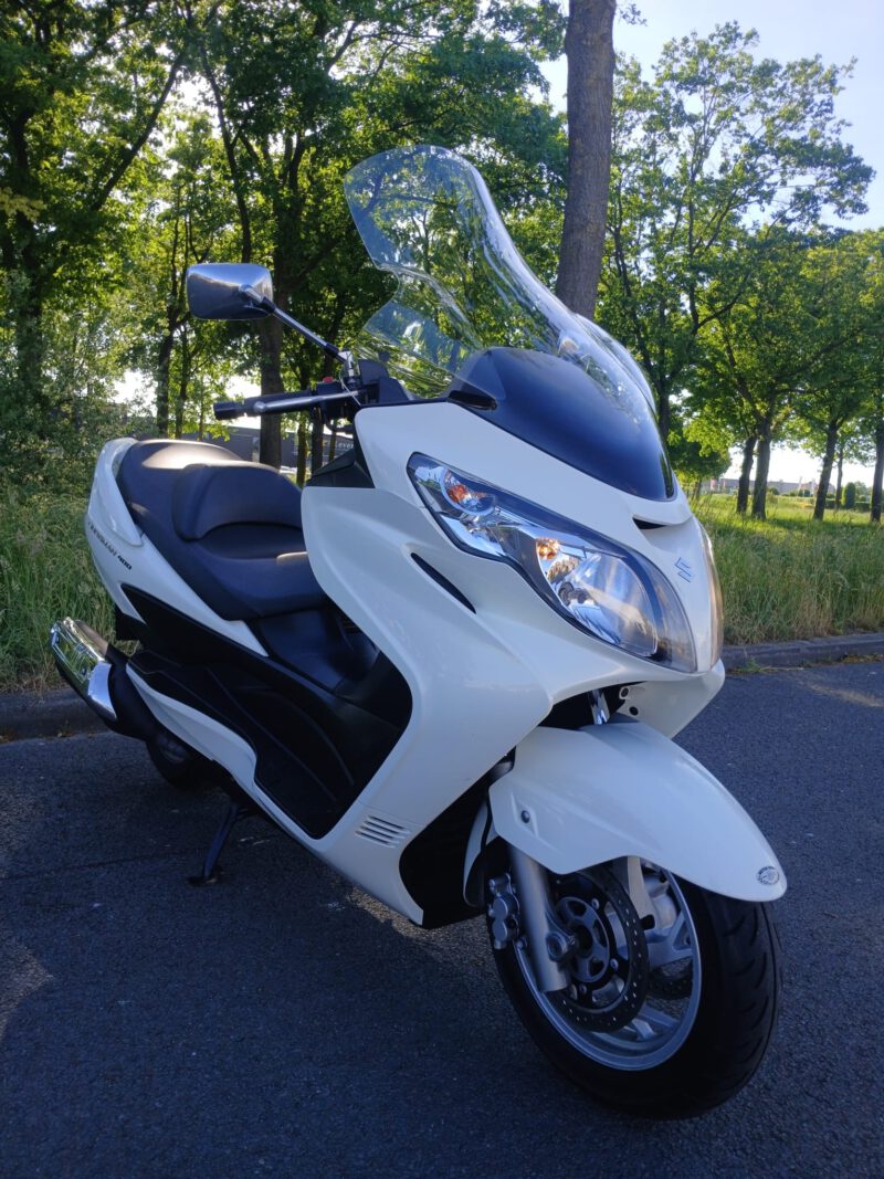 Suzuki Burgman 400 an 2013 wit - motorijbewijs