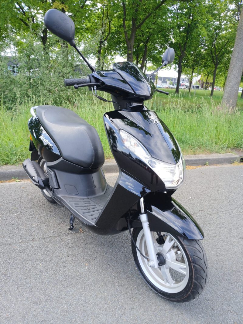 Peugeot Kisbee 2017 zwart - scooter