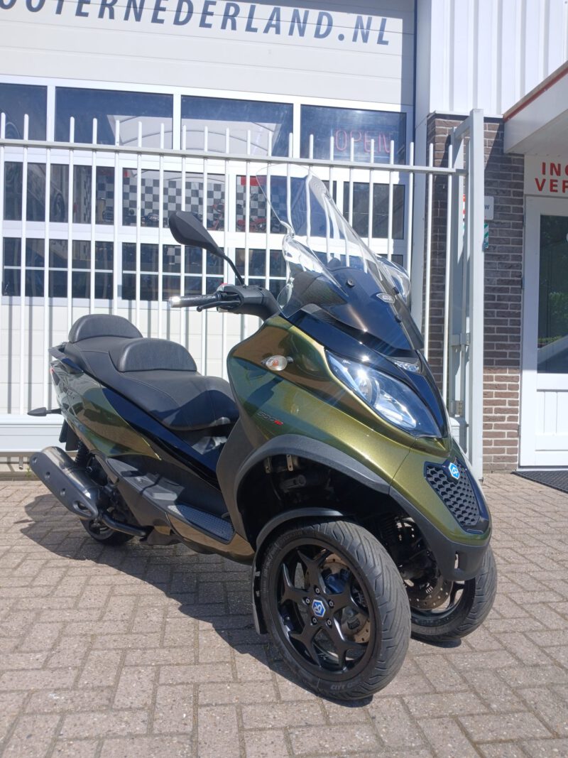 Piaggio MP3 500LT 2016 Olive green - Autorijbewijs
